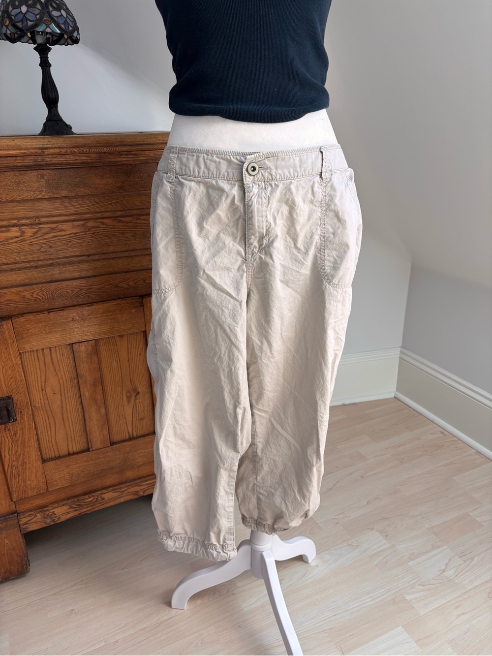 Jessica Cargo Capris 🤍 - Picture 1 of 8